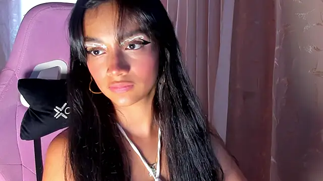 MelanyOconner online show from September 22, 3:25 pm