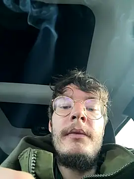 Snapshot of Hungboxer69 chatting on October 13, 12:32 am Hungboxer69 online show from October 13, 12:32 am