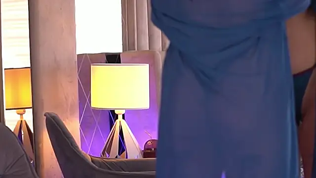 Snapshot of FrancescaDante chatting on October 1, 6:08 am FrancescaDante online show from October 1, 6:08 am