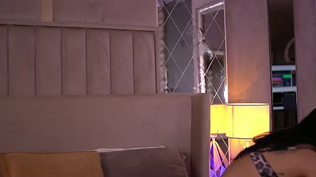 Snapshot of FrancescaDante chatting on October 16, 6:14 am FrancescaDante online show from October 16, 6:14 am