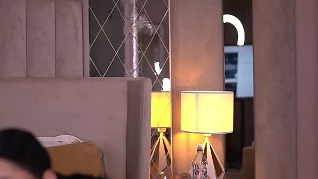 Snapshot of FrancescaDante chatting on October 26, 5:57 am FrancescaDante online show from October 26, 5:57 am