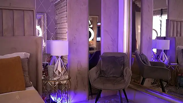 FrancescaDante online show from March 13, 6:42 am