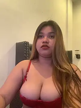 imogen x online show from April 18, 6:39 am