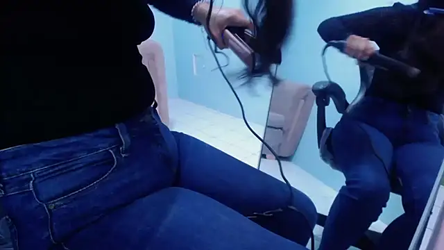 victoria hernandez t  online show from October 22, 1:00 pm