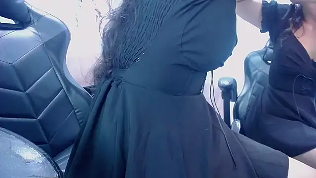 victoria hernandez t  online show from October 31, 1:23 pm