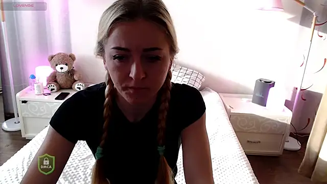 Snapshot of space_danger chatting on January 14, 7:14 am space danger online show from January 14, 7:14 am