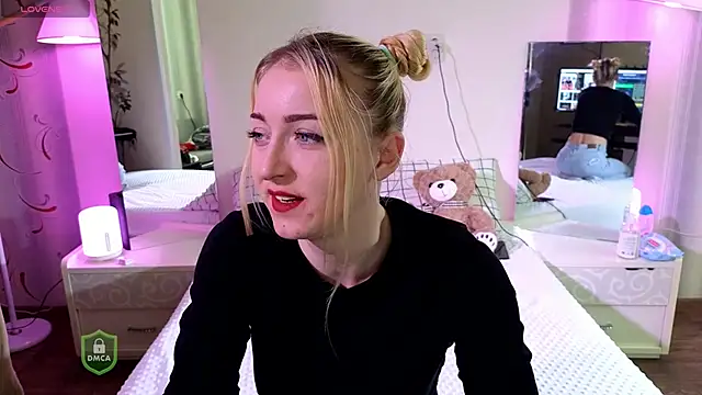 Snapshot of space_danger chatting on January 17, 10:20 am space danger online show from January 17, 10:20 am