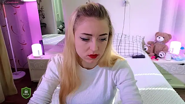 Snapshot of space_danger chatting on January 18, 8:18 am space danger online show from January 18, 8:18 am