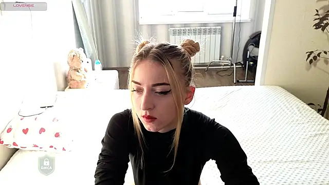 Snapshot of space_danger chatting on February 6, 6:18 am space danger online show from February 6, 6:18 am