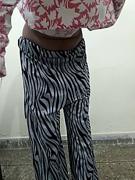 Snapshot of Alia-00 chatting on October 14, 4:02 am Alia-00 online show from October 14, 4:02 am