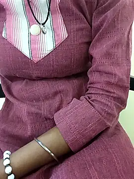 Snapshot of Alia-00 chatting on November 4, 4:00 am Alia-00 online show from November 4, 4:00 am