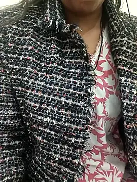 Snapshot of Alia-00 chatting on December 15, 4:06 am Alia-00 online show from December 15, 4:06 am