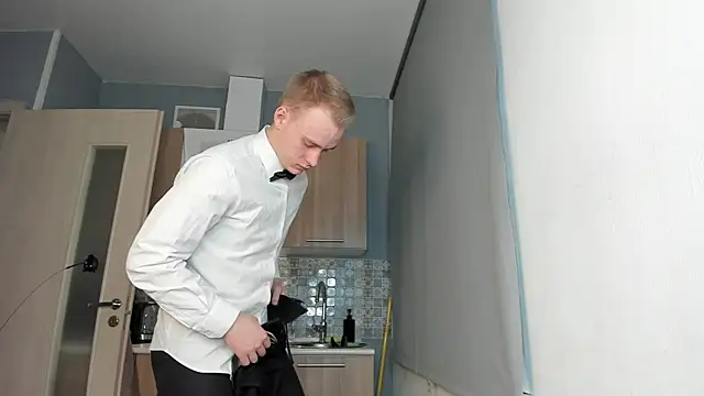 Kevin Young Cat online show from December 19, 7:10 pm