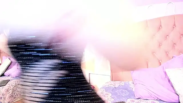 CloeyGraweing online show from October 16, 6:31 pm