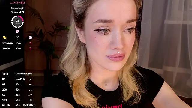 Snapshot of DiscoPotato chatting on November 18, 2:54 pm DiscoPotato online show from November 18, 2:54 pm