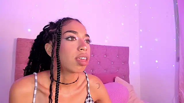 Snapshot of dulce_brown01 chatting on May 7, 2:55 pm dulce brown01 online show from May 7, 2:55 pm