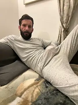 Snapshot of Michel_huge chatting on October 29, 6:04 am Michel huge online show from October 29, 6:04 am