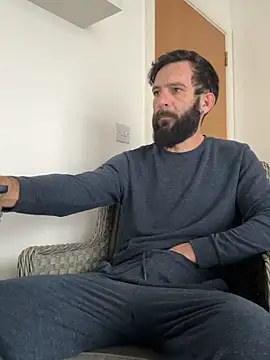 Snapshot of Michel_huge chatting on November 18, 10:09 am Michel huge online show from November 18, 10:09 am