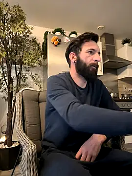 Snapshot of Michel_huge chatting on November 19, 8:03 am Michel huge online show from November 19, 8:03 am