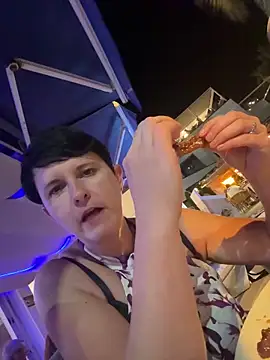 Snapshot of backdoorgalore4you chatting on November 8, 9:35 pm backdoorgalore4you online show from November 8, 9:35 pm