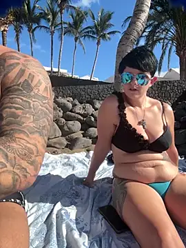 Snapshot of backdoorgalore4you chatting on November 9, 10:24 am backdoorgalore4you online show from November 9, 10:24 am