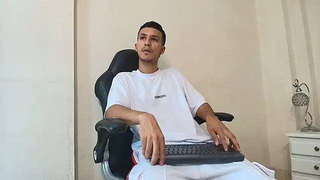 Marcus Jeron online show from April 24, 1:41 am