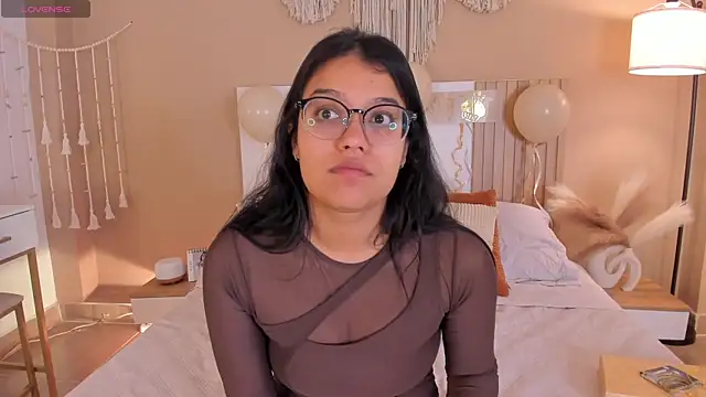 Snapshot of Camila_Bustamante chatting on July 3, 2:34 pm Camila Bustamante online show from July 3, 2:34 pm