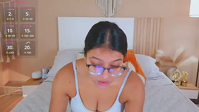 Snapshot of Camila_Bustamante chatting on July 14, 2:34 pm Camila Bustamante online show from July 14, 2:34 pm
