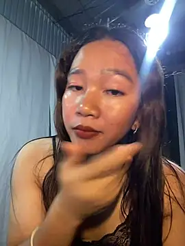 Snapshot of slut_clio chatting on May 23, 1:15 pm slut clio online show from May 23, 1:15 pm