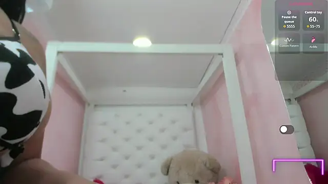 samantamilk6 online show from October 30, 5:13 pm