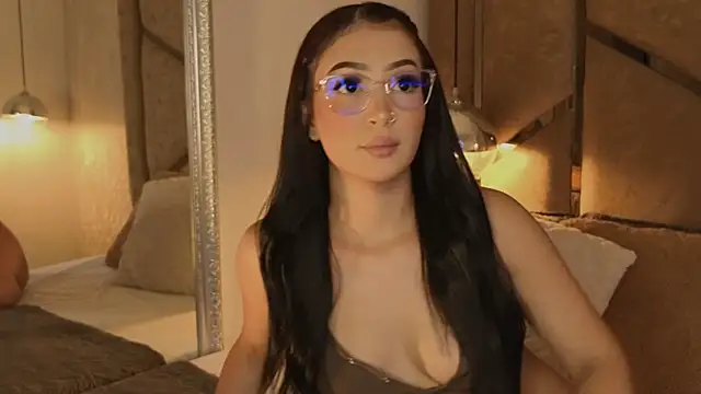 Snapshot of scarlethlux chatting on June 18, 5:51 am scarlethlux online show from June 18, 5:51 am