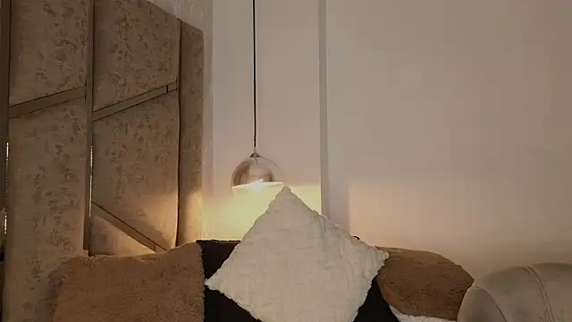 Snapshot of scarlethlux chatting on June 20, 4:37 am scarlethlux online show from June 20, 4:37 am