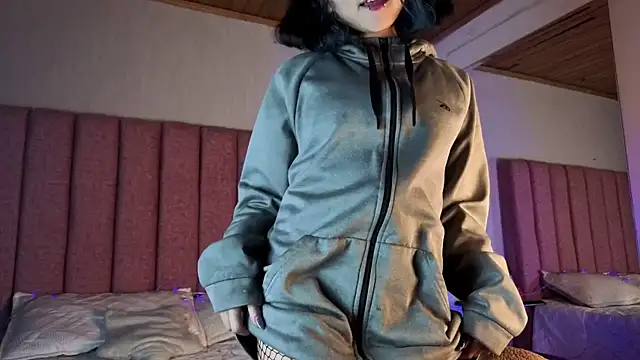 TerumiKitty online show from January 5, 9:40 pm