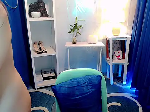Snapshot of ladydesiree88 chatting on June 4, 2:39 am ladydesiree88 online show from June 4, 2:39 am