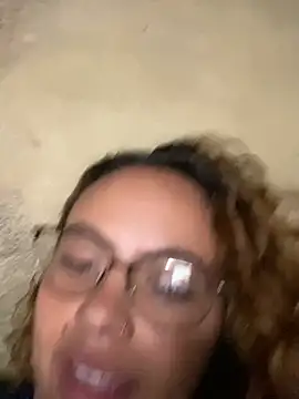 Chloe Leaozinho online show from May 12, 11:46 pm
