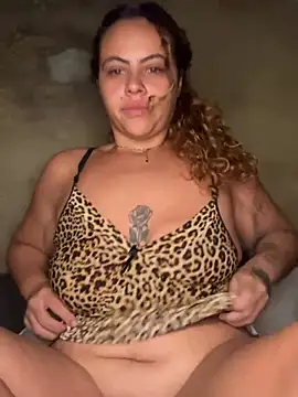 Chloe Leaozinho online show from May 19, 5:36 am