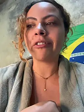 Chloe Leaozinho online show from June 14, 2:24 am