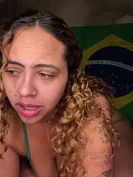 Chloe Leaozinho online show from June 20, 1:52 am