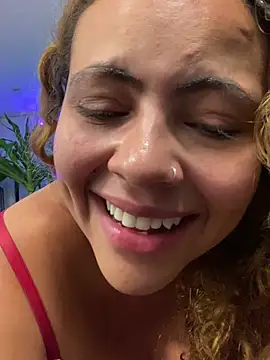 Chloe Leaozinho online show from July 31, 4:12 am