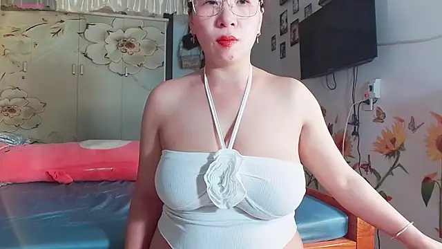 lyly asian online show from April 22, 5:14 pm