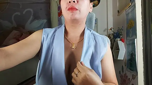lyly asian online show from July 17, 10:14 pm