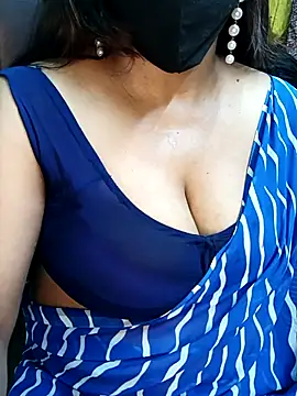 Snapshot of Bhanu-Sharma chatting on November 19, 5:51 am Bhanu-Sharma online show from November 19, 5:51 am