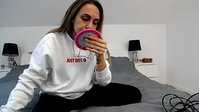 Snapshot of ArabianMalikah chatting on November 11, 6:35 am ArabianMalikah online show from November 11, 6:35 am