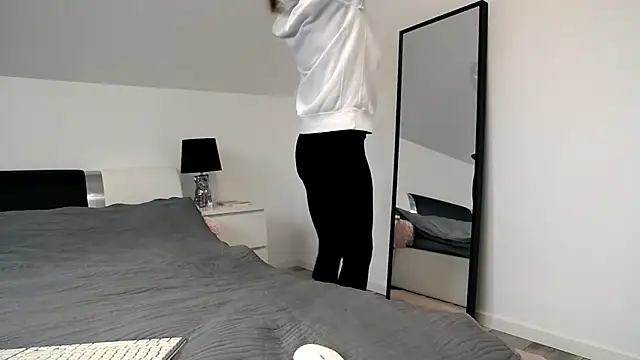 Snapshot of ArabianMalikah chatting on December 2, 8:19 am ArabianMalikah online show from December 2, 8:19 am