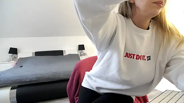 Snapshot of ArabianMalikah chatting on February 11, 7:35 am ArabianMalikah online show from February 11, 7:35 am