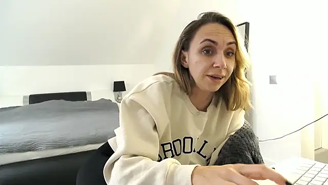 Snapshot of ArabianMalikah chatting on February 24, 10:46 am ArabianMalikah online show from February 24, 10:46 am