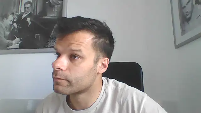 Snapshot of FROCETTO93 chatting on June 15, 7:32 am FROCETTO93 online show from June 15, 7:32 am
