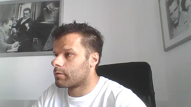 Snapshot of FROCETTO93 chatting on June 19, 6:40 am FROCETTO93 online show from June 19, 6:40 am