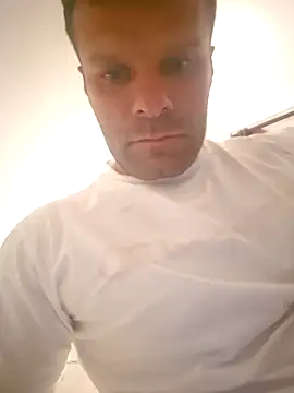 Snapshot of FROCETTO93 chatting on July 13, 8:22 pm FROCETTO93 online show from July 13, 8:22 pm