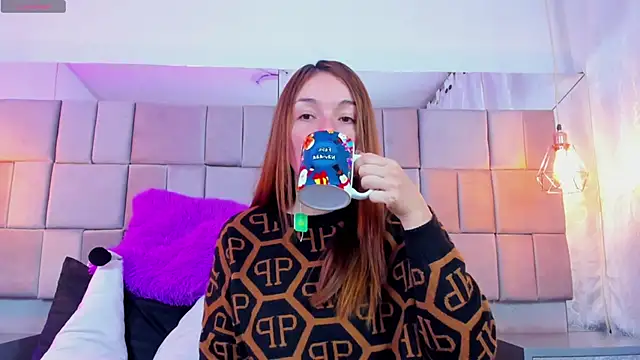 Snapshot of antoneella_jones chatting on December 2, 1:28 pm antoneella jones online show from December 2, 1:28 pm